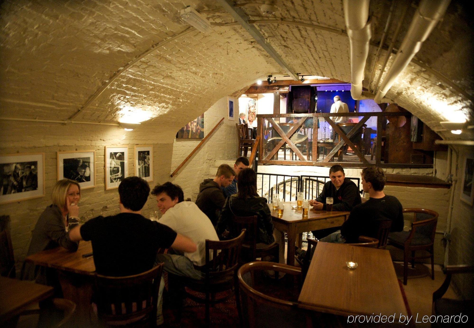 The Bear Hotel Bath Luaran gambar